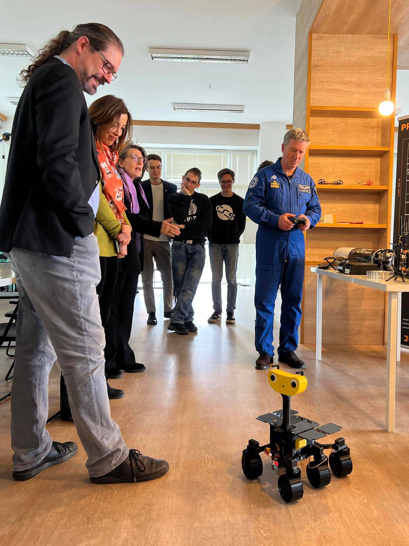 Meeting ESA astronaut Roberto Vittori image 3